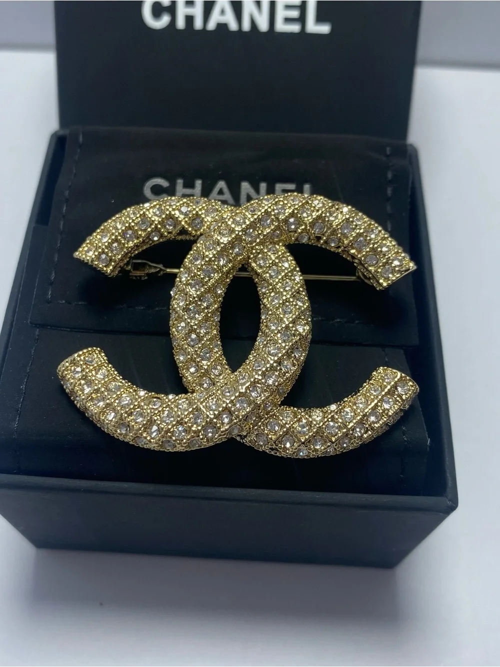 CHANEL Gold Crystal Interlocking CC Brooch